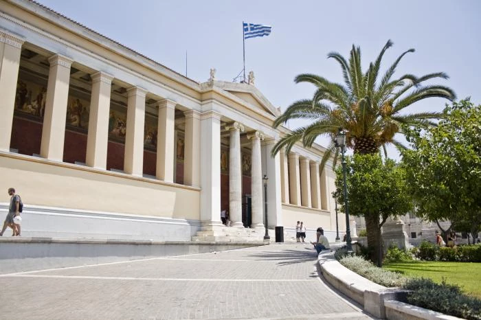 Η πρυτανεία του Πανεπιστημίου Αθηνών τελείται υπό κατάληψη από εκπαιδευτικούς – Αναμένεται πορεία προς τη Βουλή